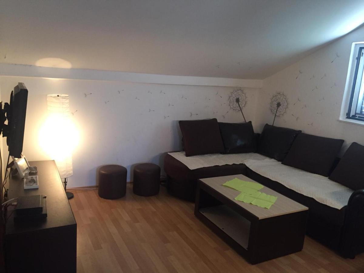 Apartment Julian Kamenari Exteriör bild